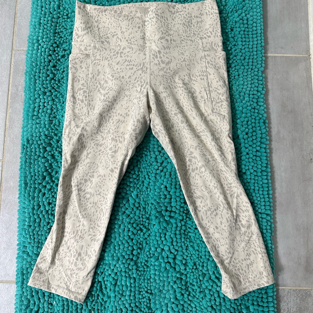 Athleta Salutation Stash Pocket II